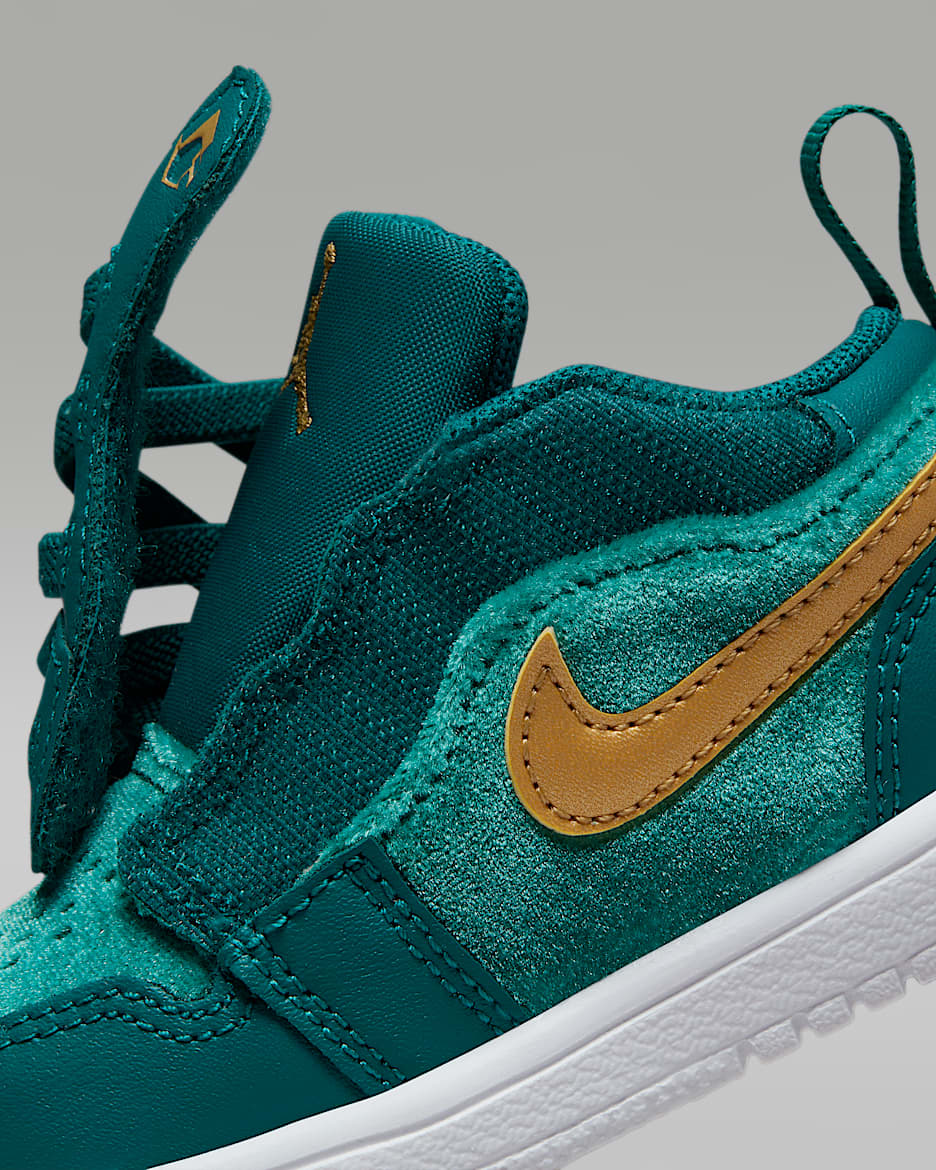 Nike jordan 1 low alt hot sale